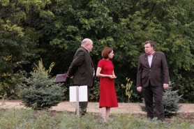Maia Sandu, către silvicultori: „Să rămâneți adevărați gardieni ai naturii și să contribuiți la extinderea pădurilor din țara noastră”